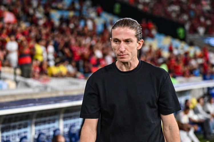 8868-巴媒：克鲁塞罗解雇蒂特，费利佩·路易斯、加拉多等人是新帅候选